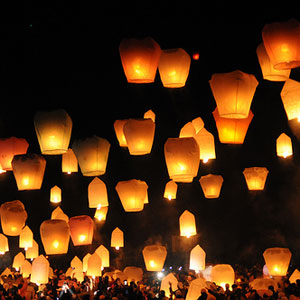 8 Pack of Floating Wishing Lanterns - $17 with FREE Shipping!